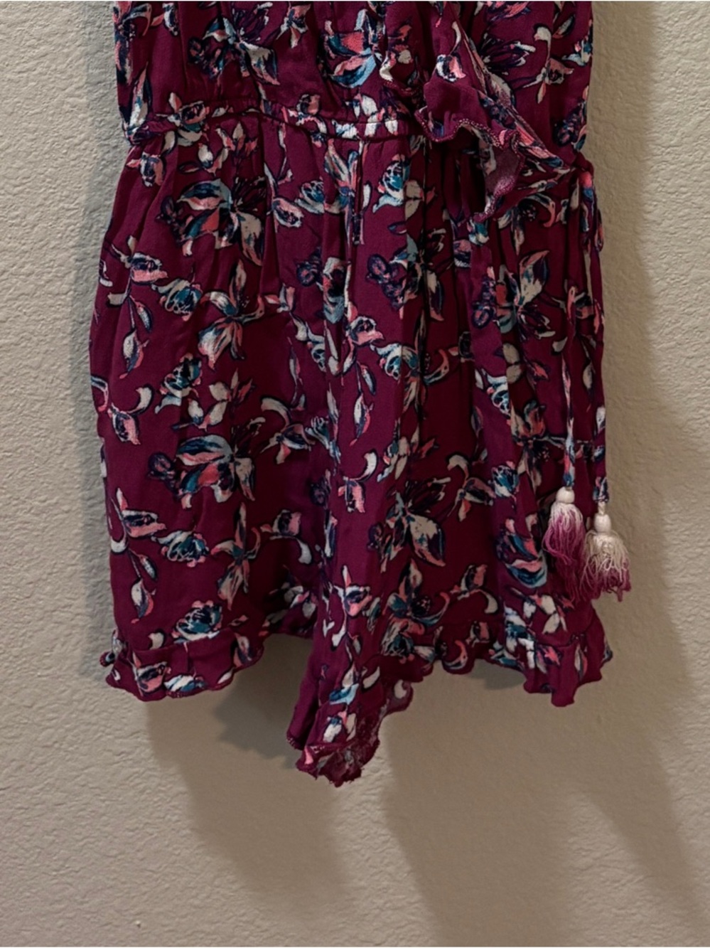 Xhilaration Purple Floral Ruffle Tie Waist Romper Size Medium - Picture 4 of 7